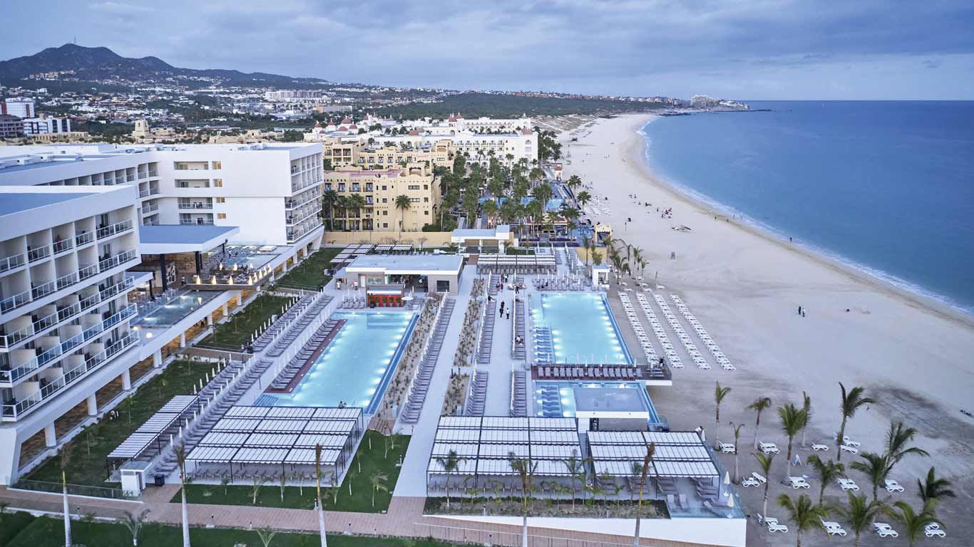 Hotel Riu Palace Baja California: A Beachfront Paradise of Luxury and Relaxation